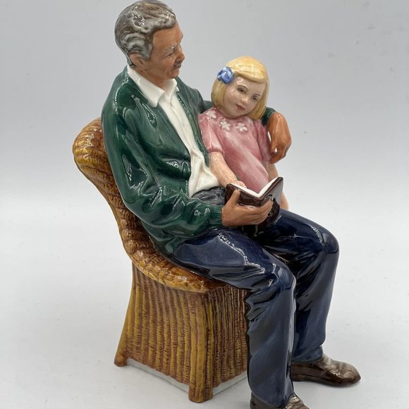 Royal Doulton Figurine: ‘Grandpa’s Story’ — HN 3456 - Picture 6 of 10
